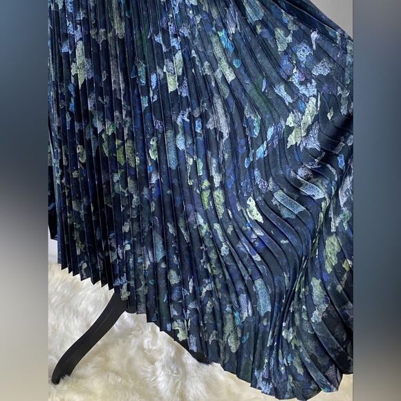 AllSaints Floral Pleated Midi Dress size XS - Picture 8 of 11